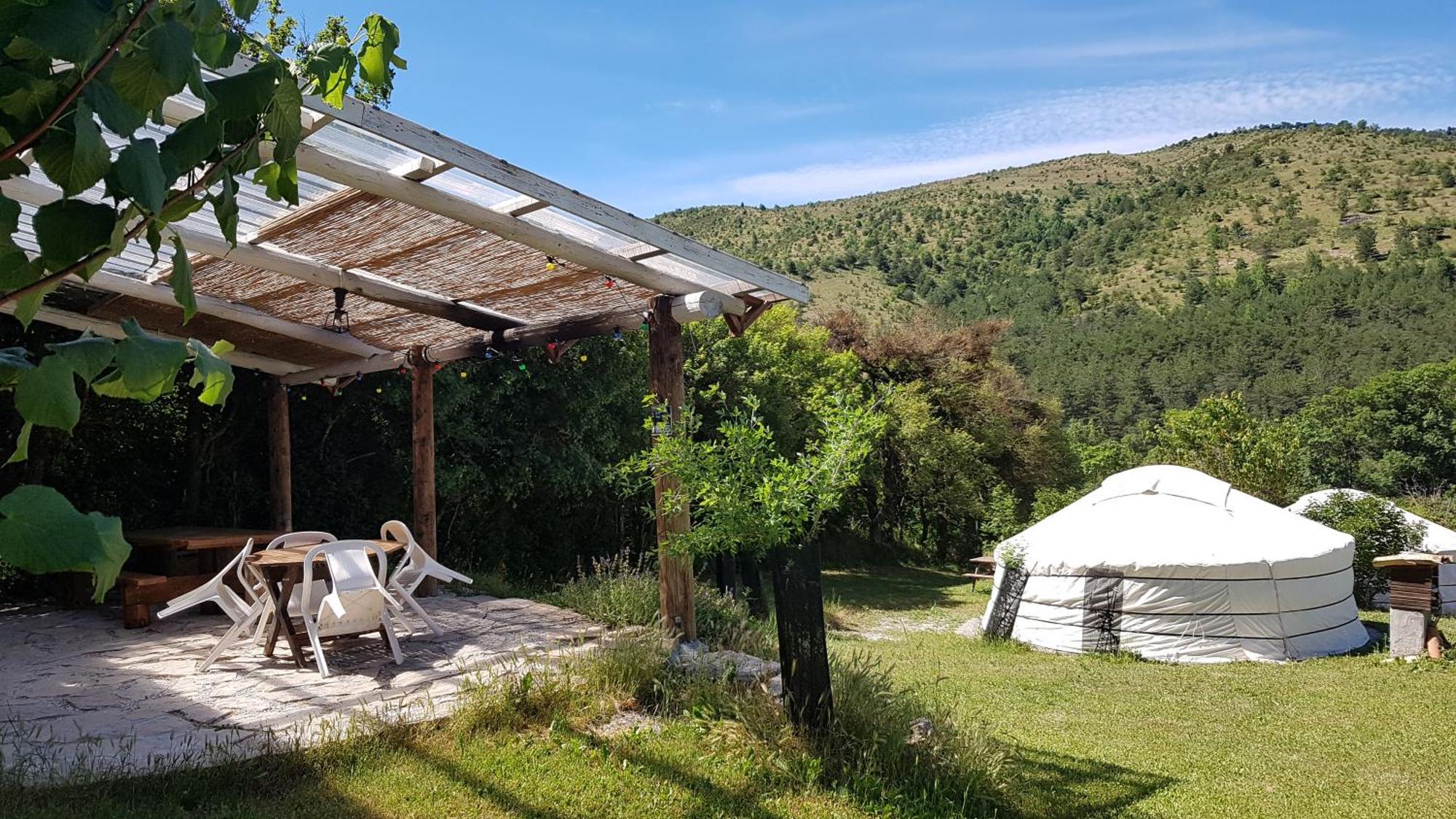 "Verdon Yourtes" Camping A La Ferme Hotel Angles  Exterior photo